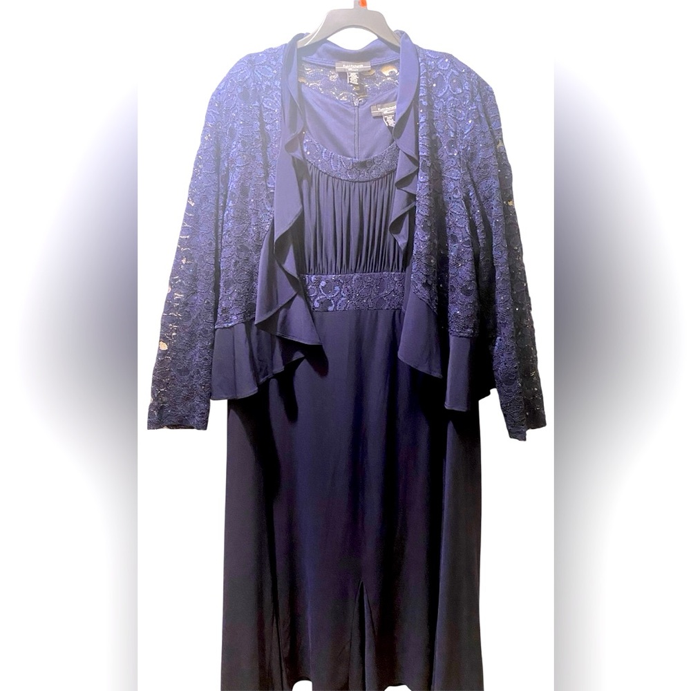 R&M Richards Midnight Blue MIDI Cocktail Dress
New 
Size 20W